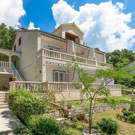 Apartments By The Sea Brela, Makarska - 18356 Екстериор снимка