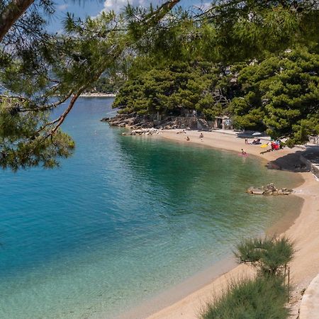 Apartments By The Sea Brela, Makarska - 18356 Екстериор снимка