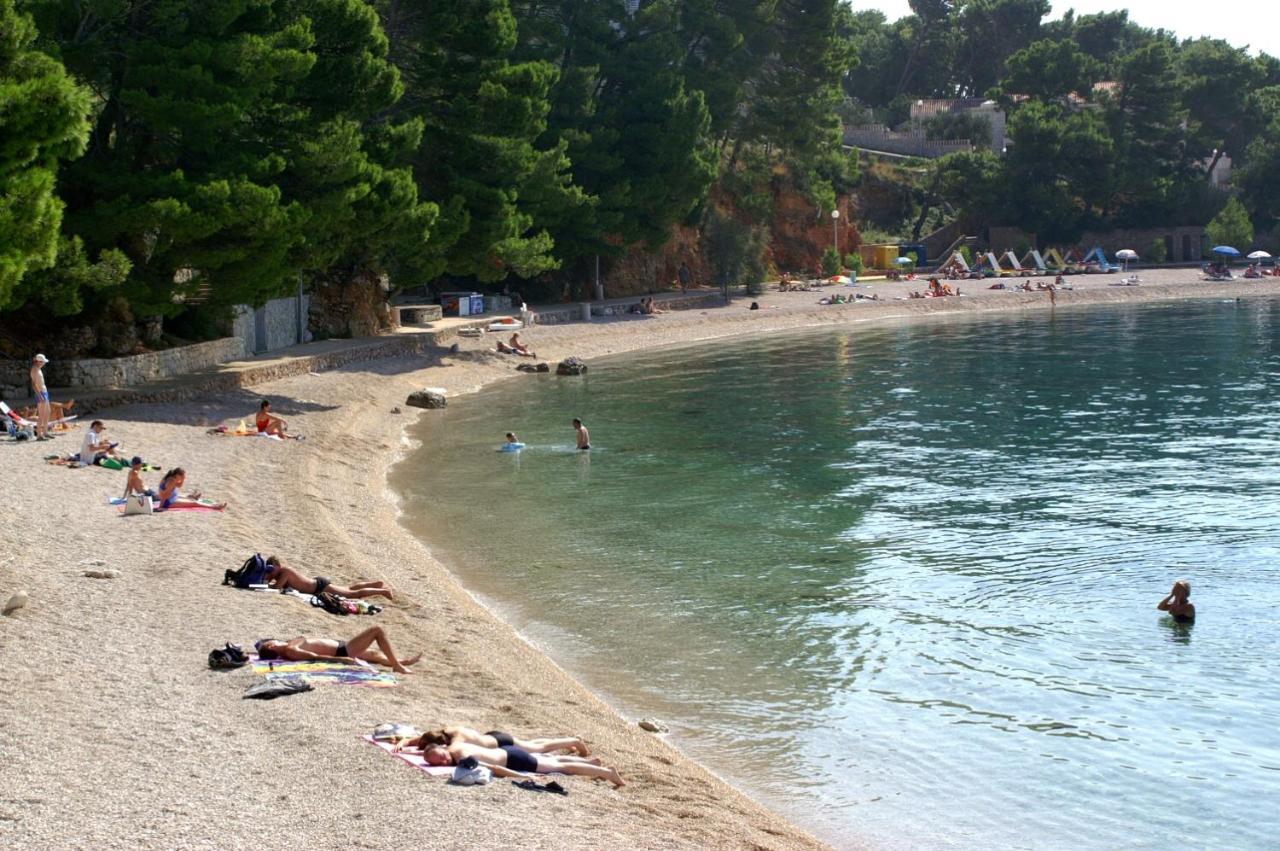 Apartments By The Sea Brela, Makarska - 18356 Екстериор снимка