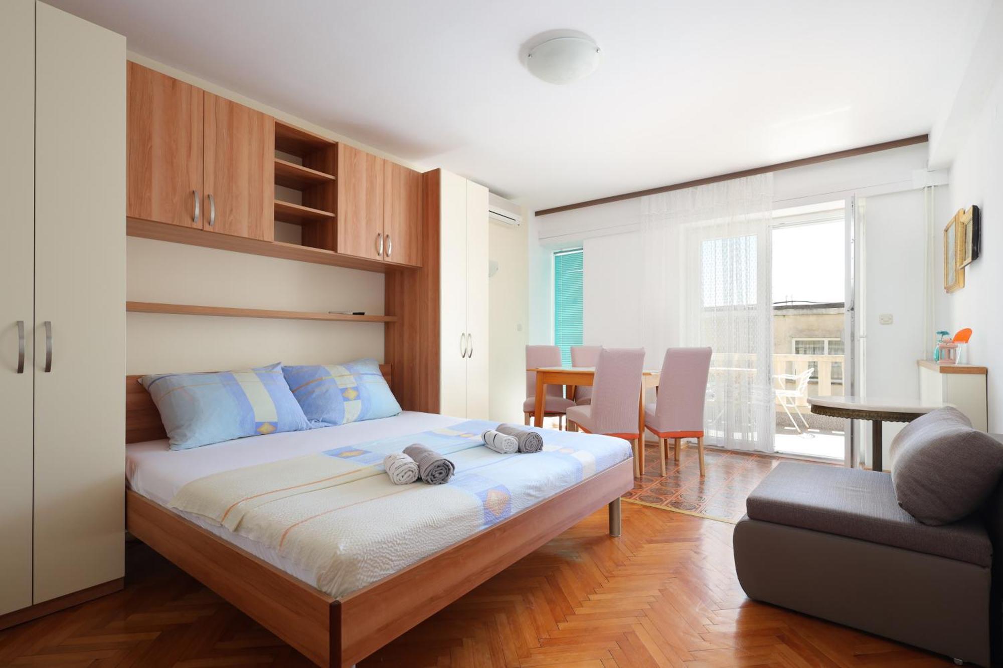 Apartments By The Sea Brela, Makarska - 18356 Екстериор снимка