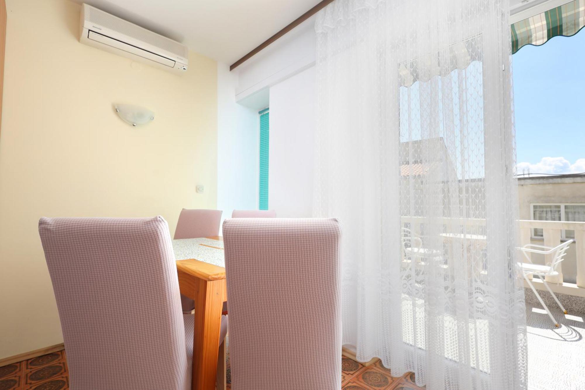 Apartments By The Sea Brela, Makarska - 18356 Екстериор снимка
