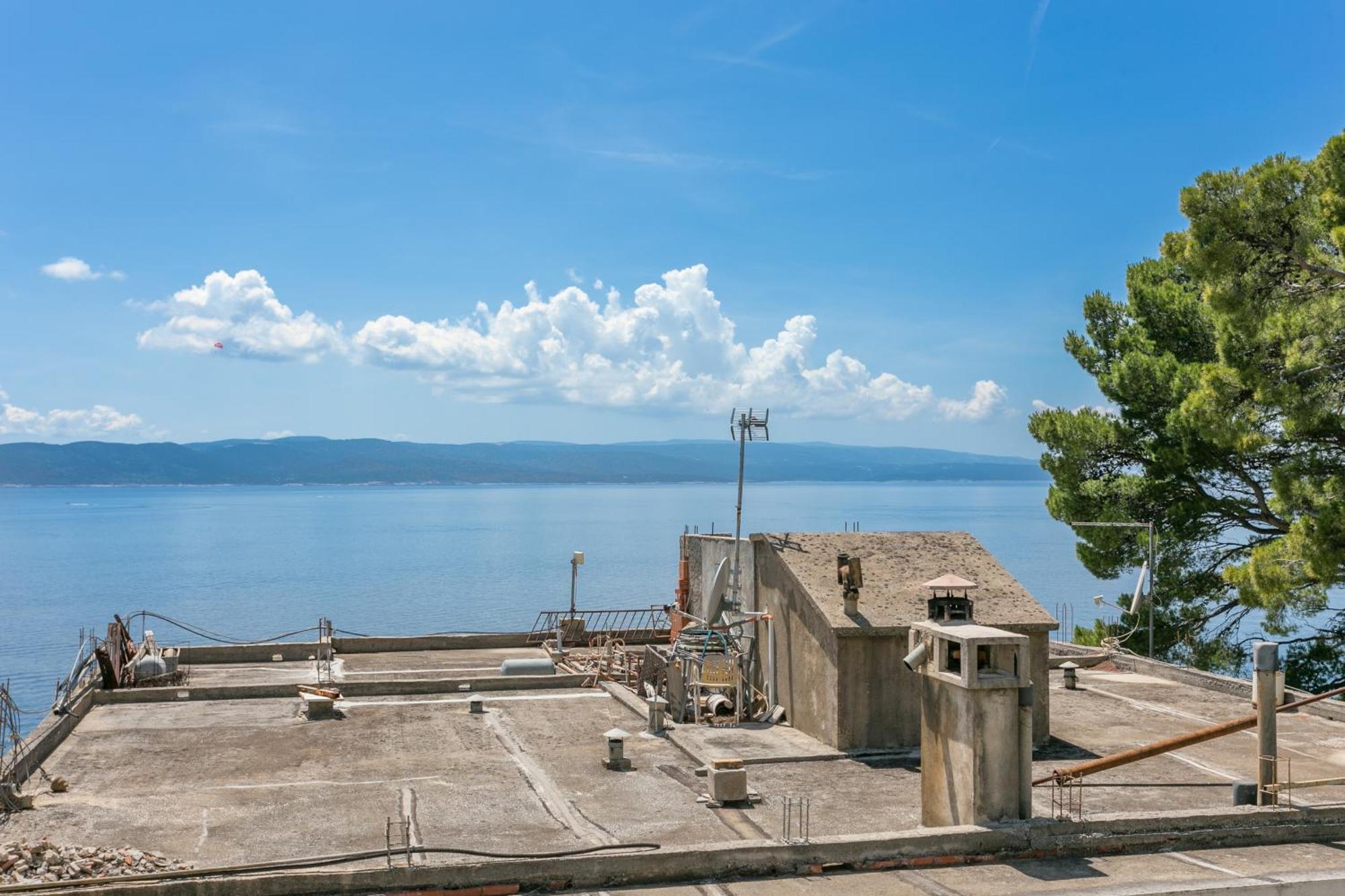 Apartments By The Sea Brela, Makarska - 18356 Екстериор снимка