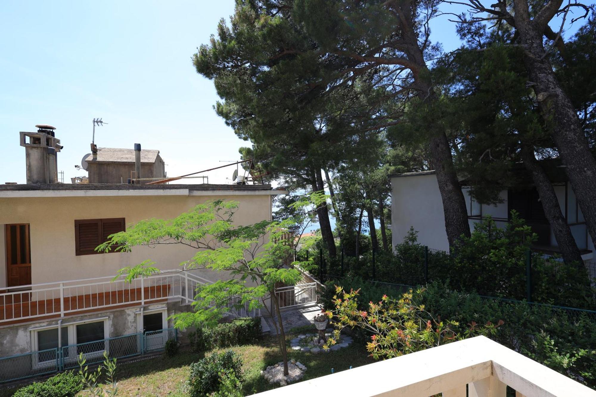 Apartments By The Sea Brela, Makarska - 18356 Екстериор снимка