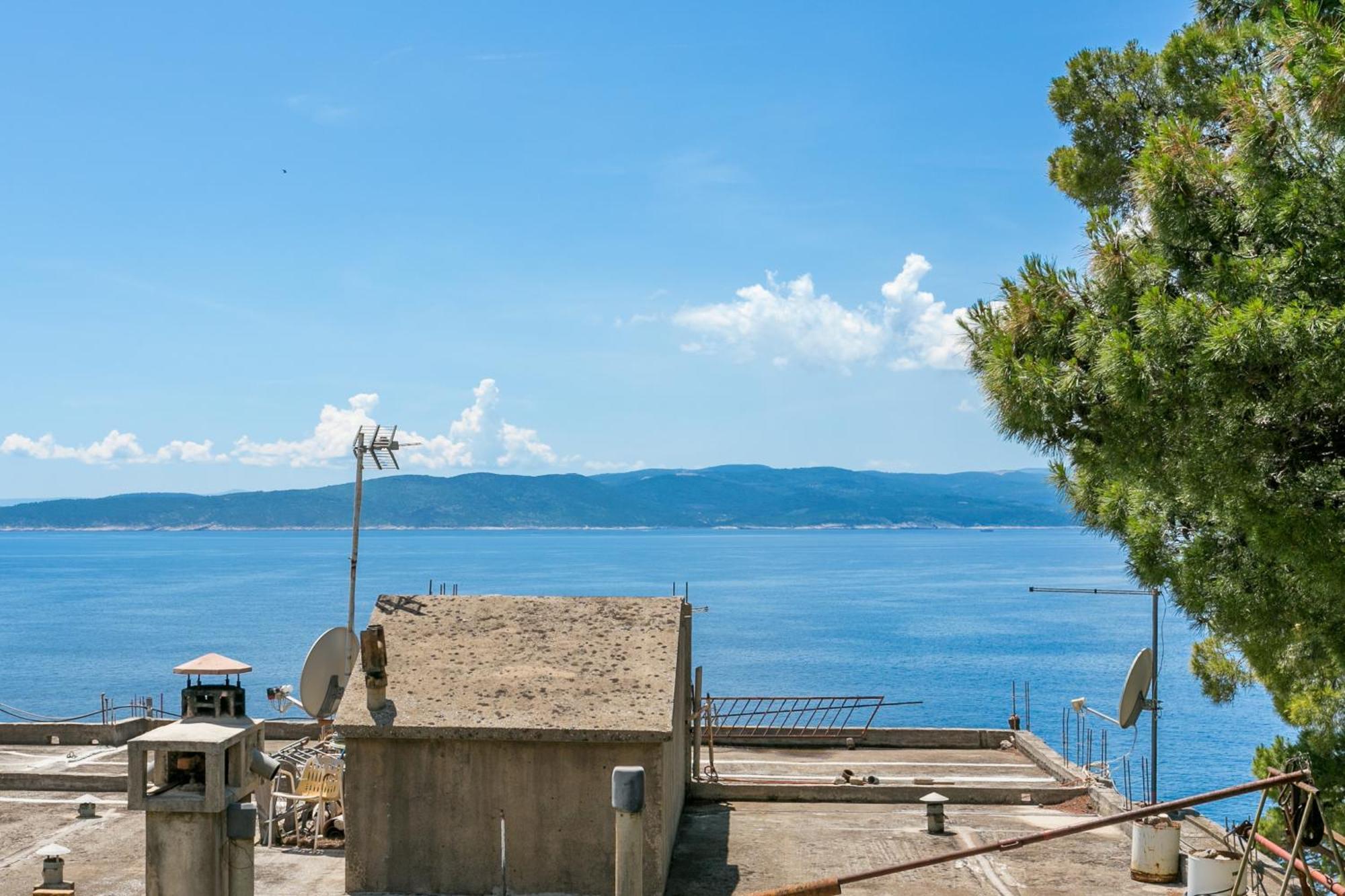 Apartments By The Sea Brela, Makarska - 18356 Екстериор снимка