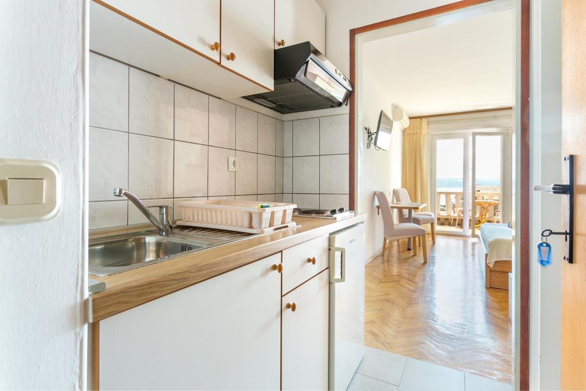 Apartments By The Sea Brela, Makarska - 18356 Стая снимка